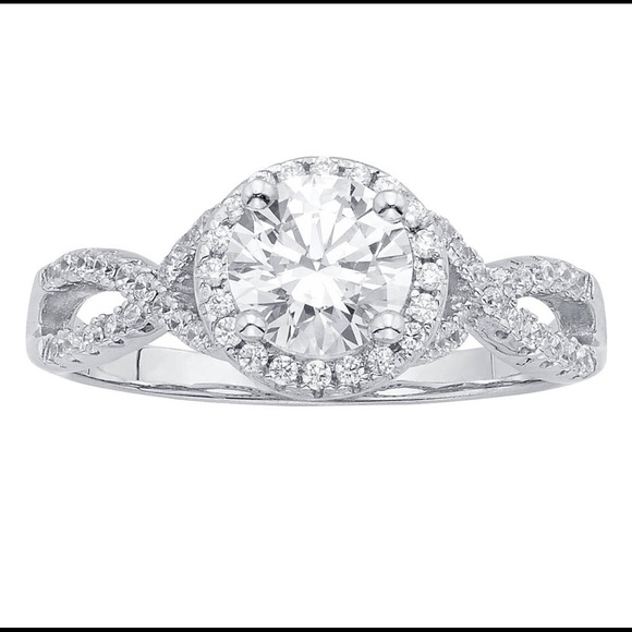 Engagement ring - Picture 3 of 3